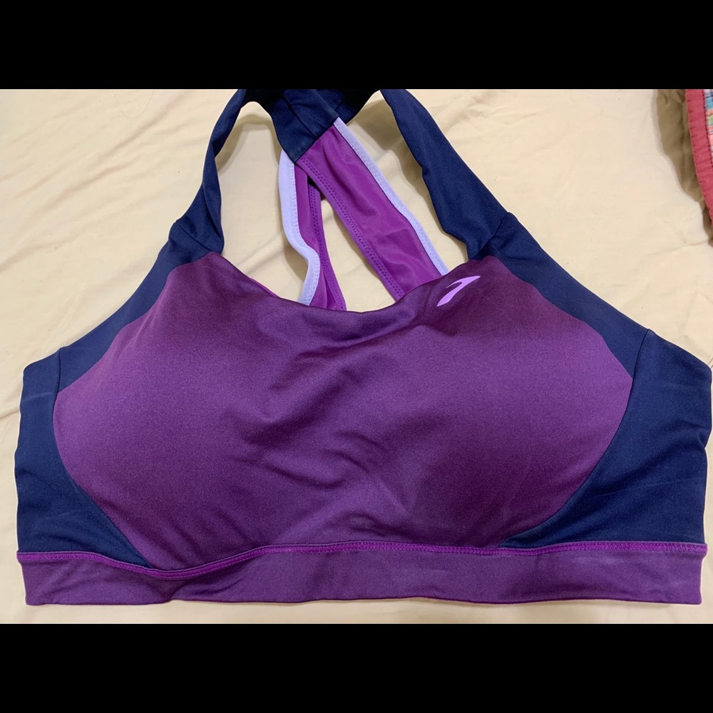 Brooks UpHold Crossback